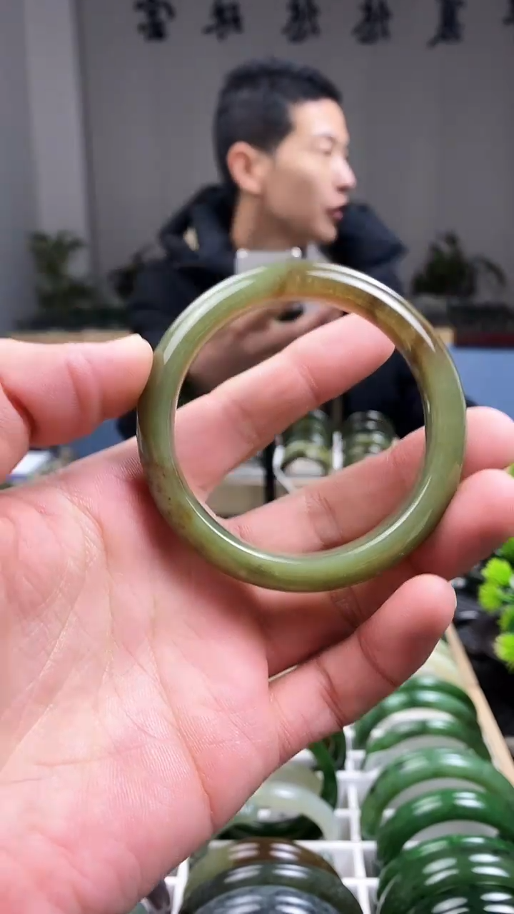 【闪购商品】和田玉手镯未镶嵌55.6