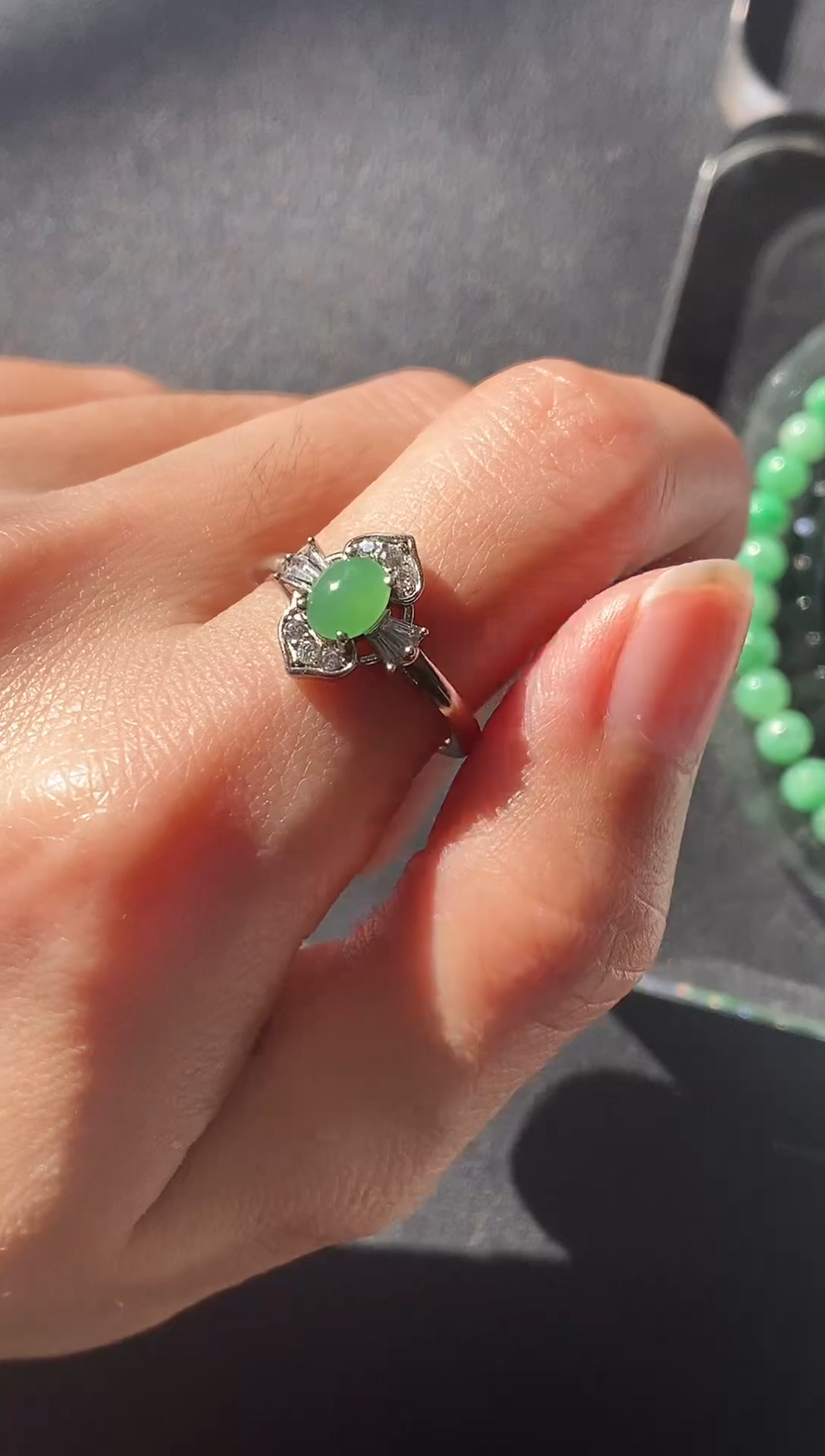 颈饰银S925镶嵌翡翠戒指~