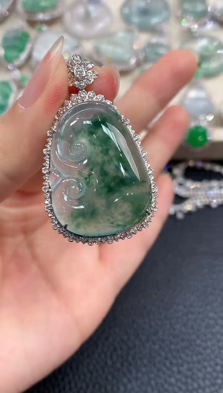 【闪购商品】翡翠颈饰18K金镶嵌B170   