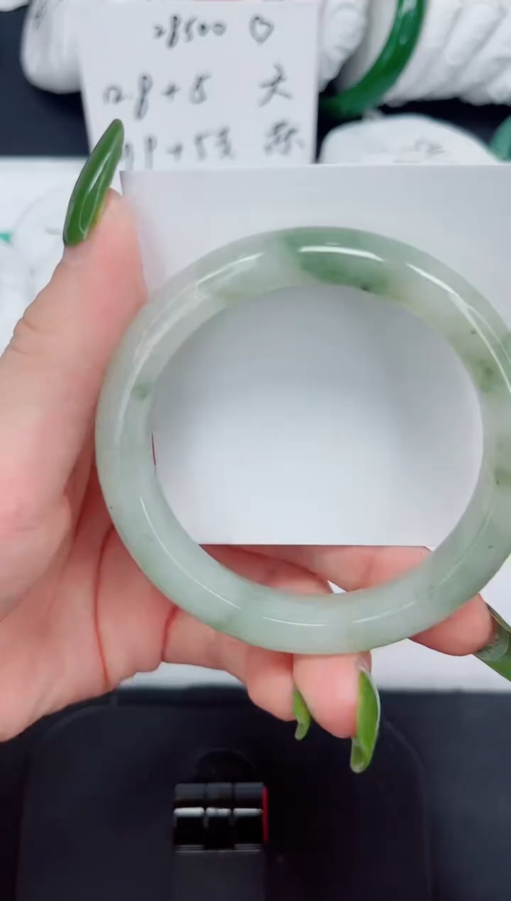 石英岩玉手镯未镶嵌189/57