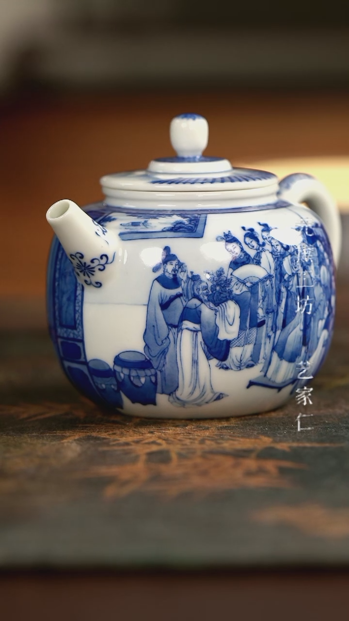 【闪购商品】艺家仁红楼梦炮嘴壶