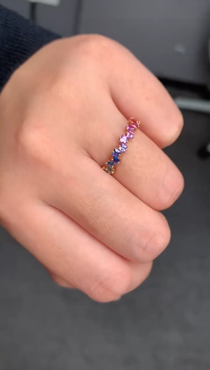 【闪购商品】彩色蓝宝石戒指18K金镶嵌99分彩蓝宝戒指