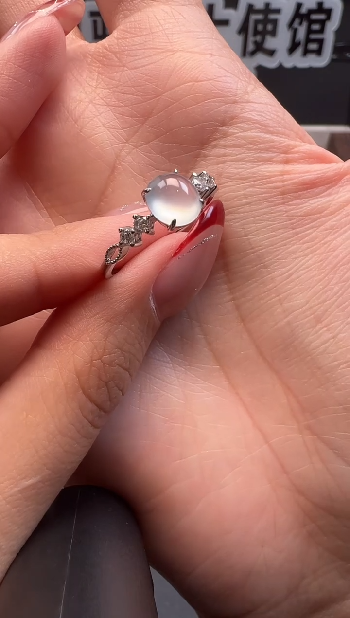 18K金镶嵌戒指翡翠 缅甸珠宝严选