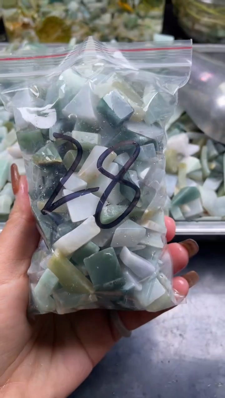 配石翡翠天然翡翠小号500克28