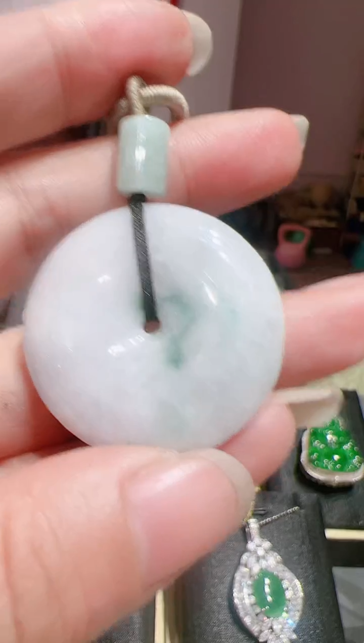 【闪购商品】翡翠颈饰未镶嵌202521424