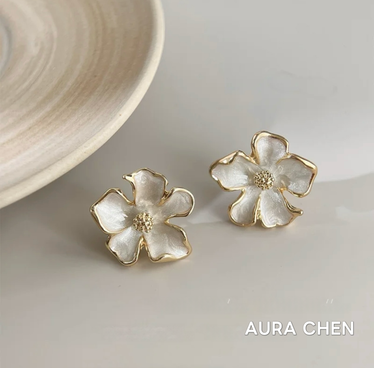 铜合金耳饰 AURA CHEN日韩法式时尚文艺森系白色花朵耳环AUCHE117