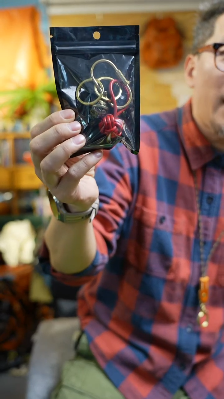 牛皮（革）红色小皮球钥匙挂
