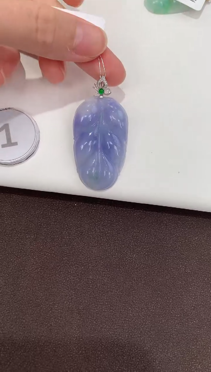 翡翠18K金镶嵌颈饰天然缅甸a货翡翠