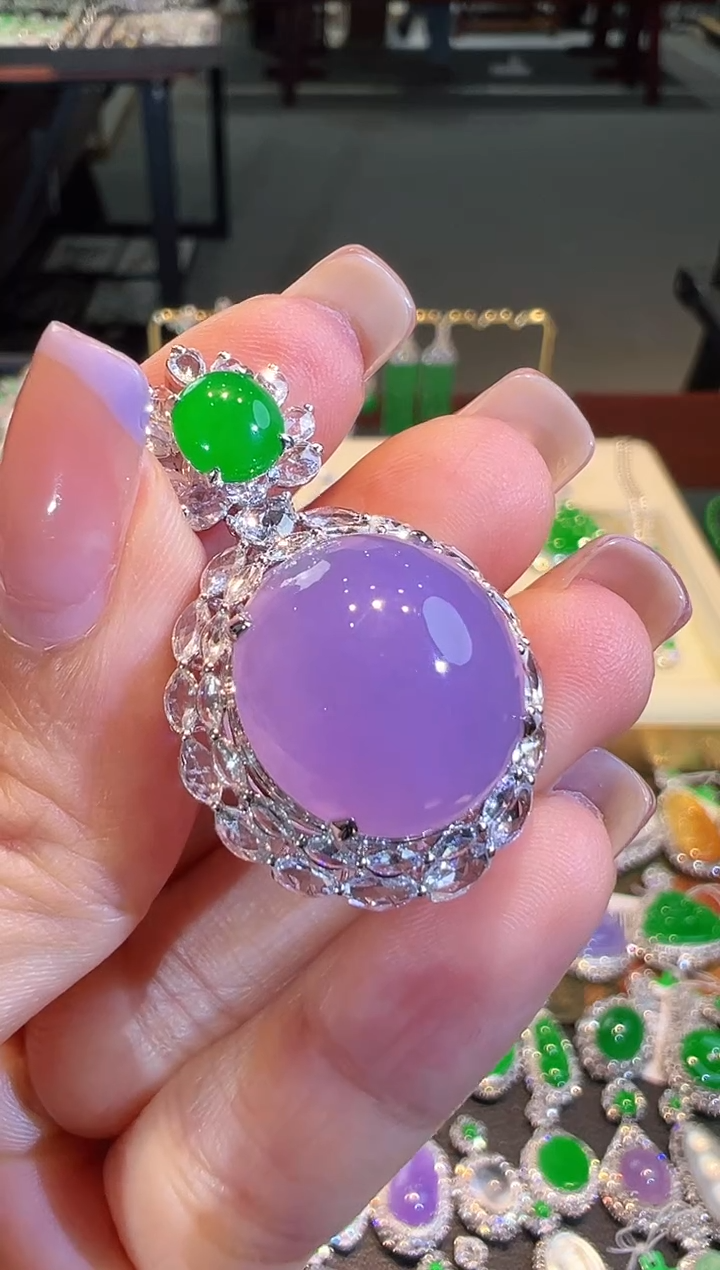 【闪购商品】翡翠吊坠(不含链)18K金镶嵌翡翠