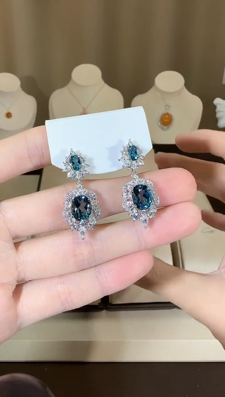 【闪购商品】托帕石耳饰银S925镶嵌10*8mm耳坠