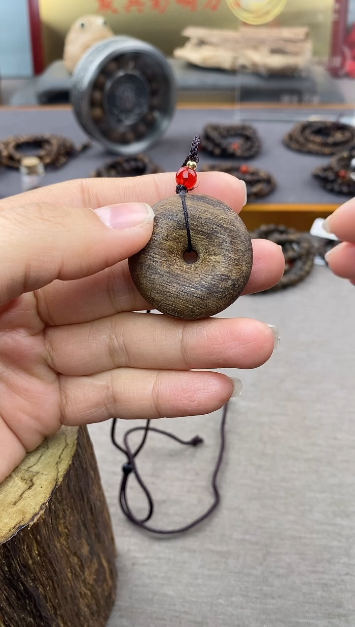【闪购商品】沉香木吊坠芽庄黄棋楠沉水扣子