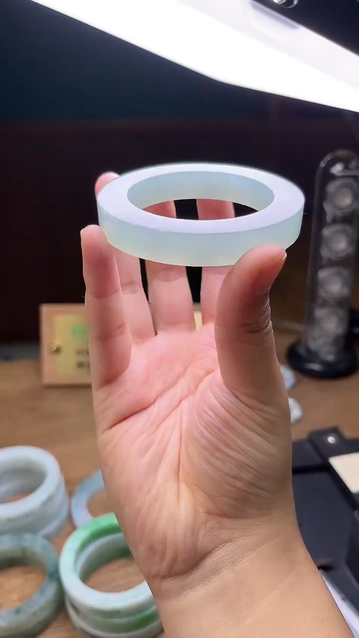 未镶嵌手镯定制翡翠阳*定制