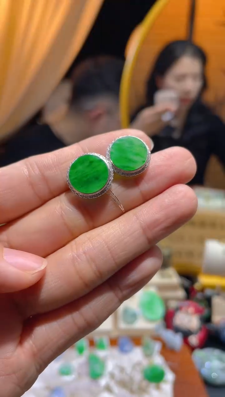 【闪购商品】翡翠颈饰18K金镶嵌假一赔三