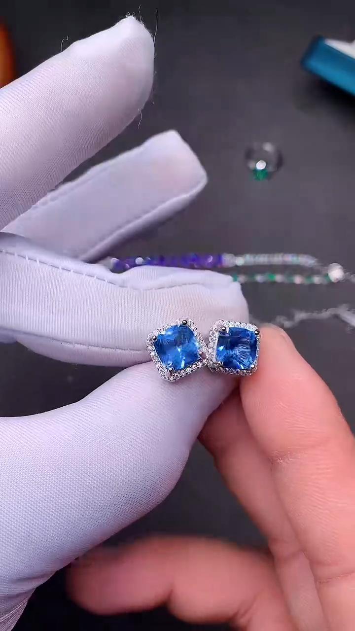 【闪购商品】海蓝宝石耳坠银S925镶嵌······