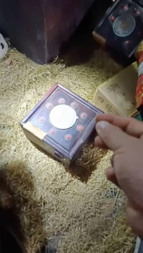 香榧木（1个开封红宝宝木头盒子）