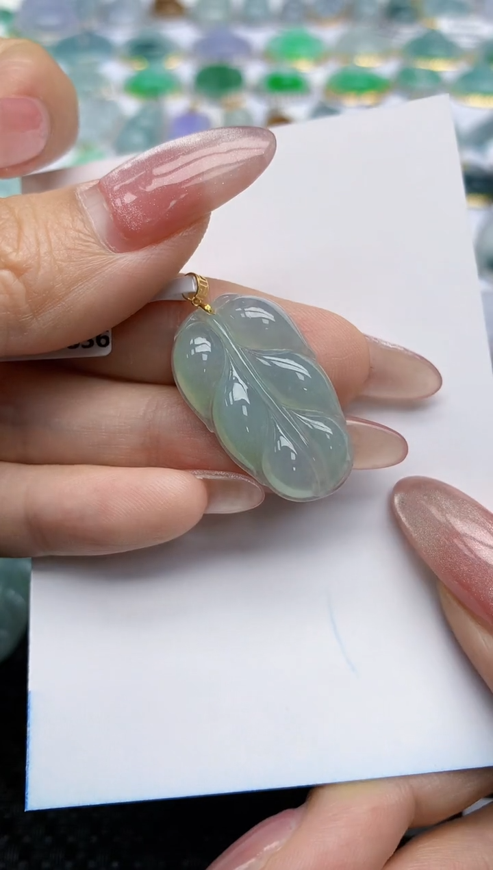 【闪购商品】翡翠挂件18K金镶嵌天然翡翠A货