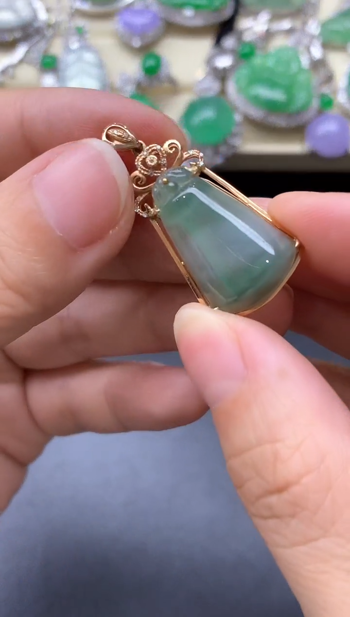 颈饰18K金镶嵌翡翠500-中国好珍宝