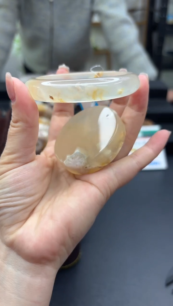 【闪购商品】石英质玉手镯未镶嵌C182(56圈赠送镯心)