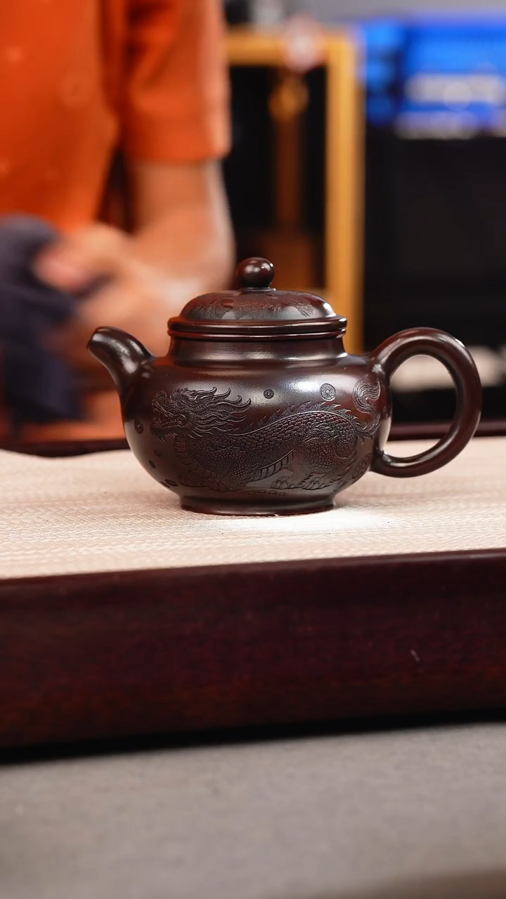 茶壶紫砂古乌泥 掇只 麒麟