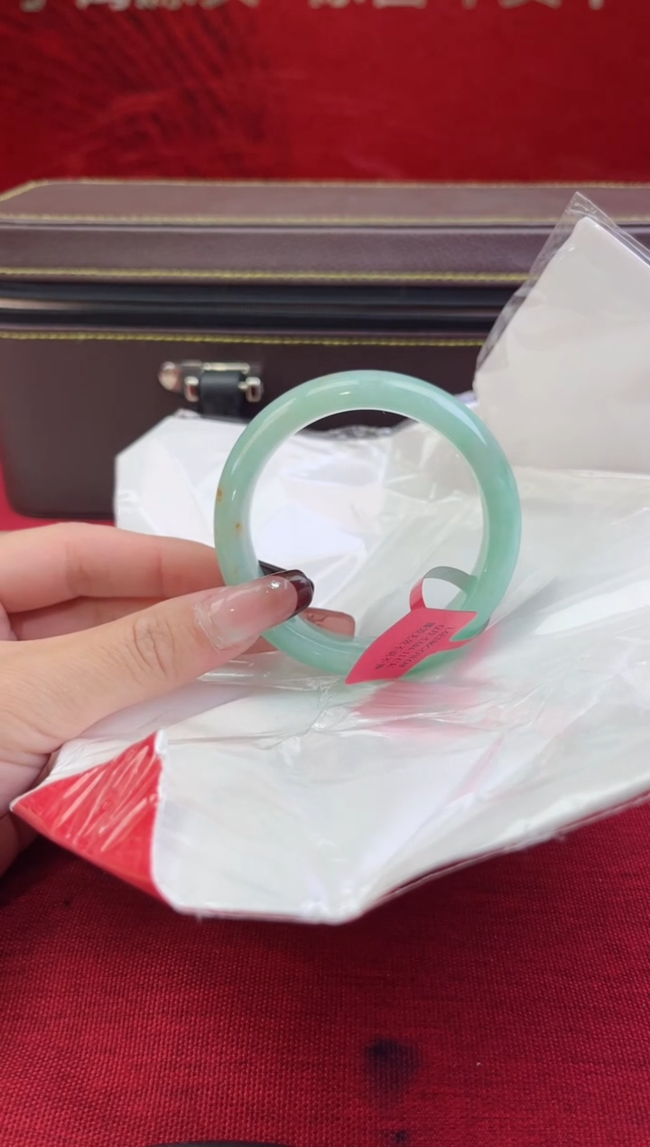 【闪购商品】翡翠手镯未镶嵌翡翠手镯1
