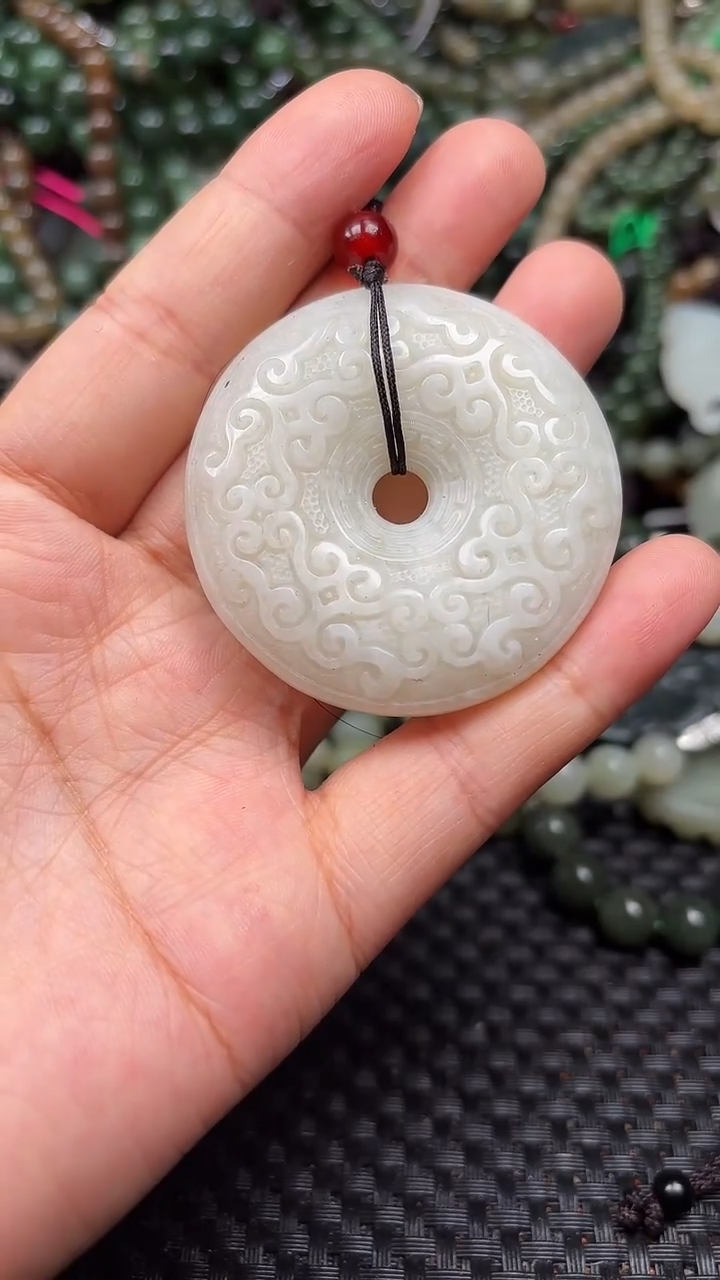 和田玉未镶嵌颈饰1