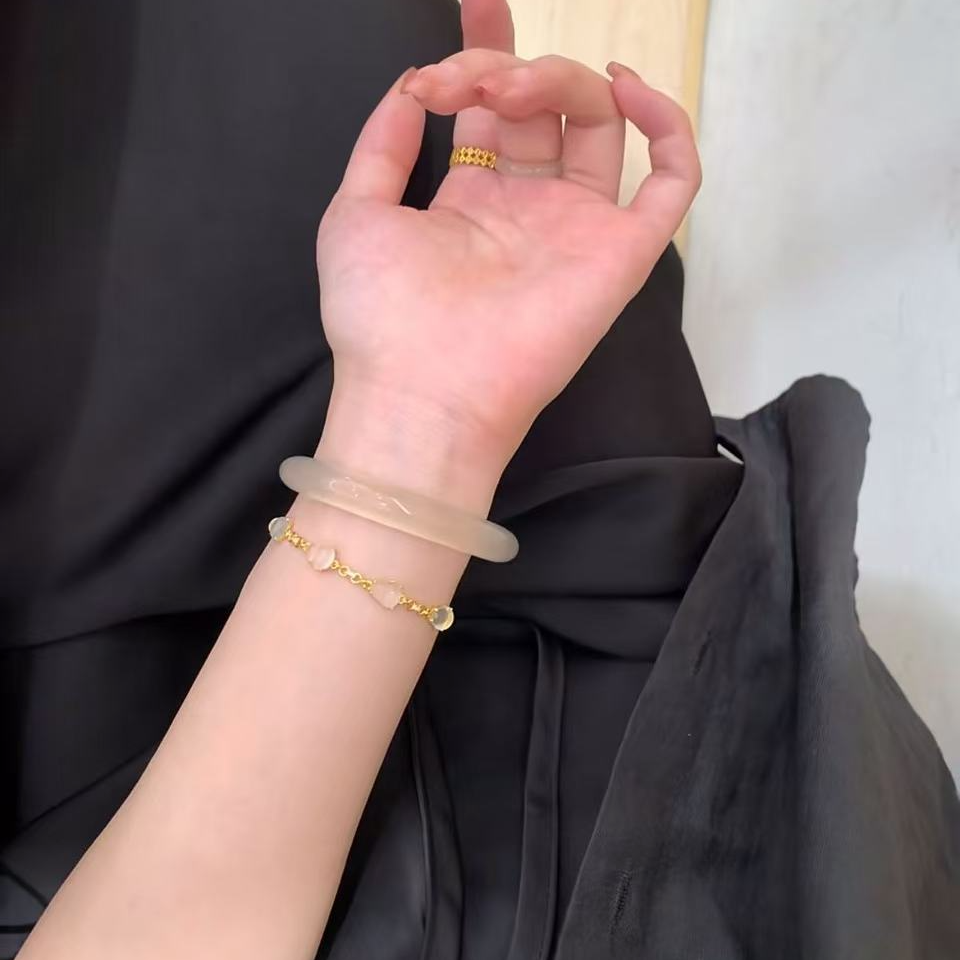 香槟金天然玛瑙手镯冰透女款