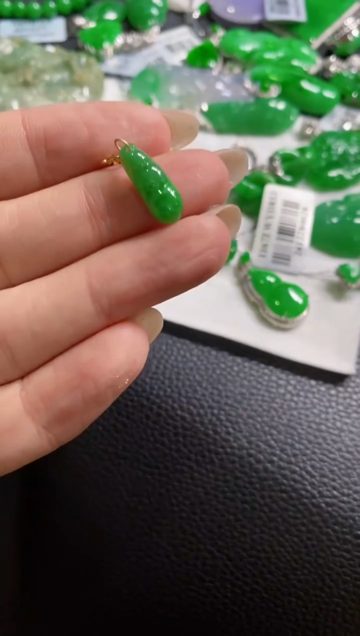 【闪购商品】定制翡翠18K金镶嵌吊坠