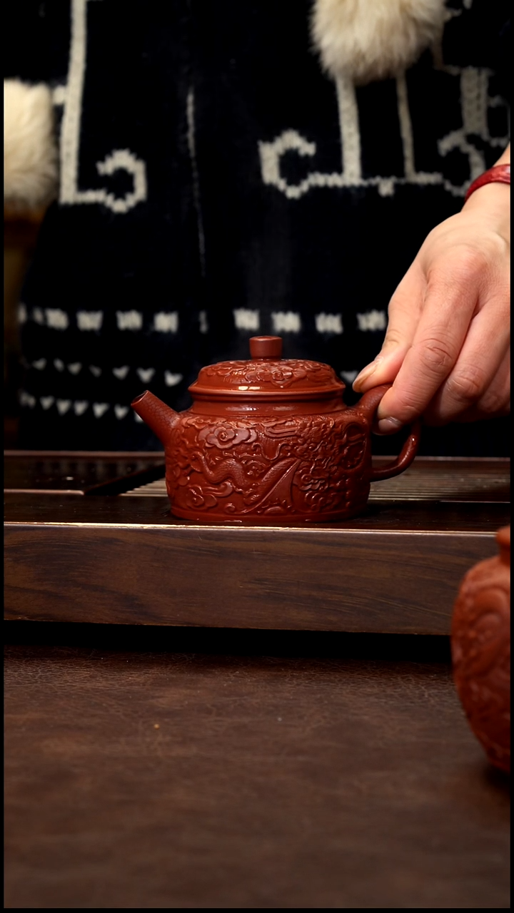 茶壶紫砂朱泥浮雕龙凤德钟220cc左右