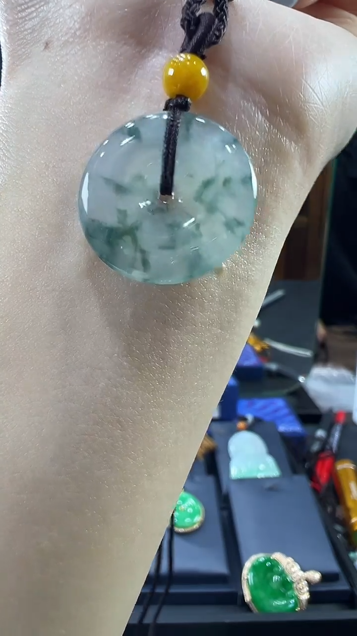 翡翠未镶嵌吊坠(不含链)平安扣