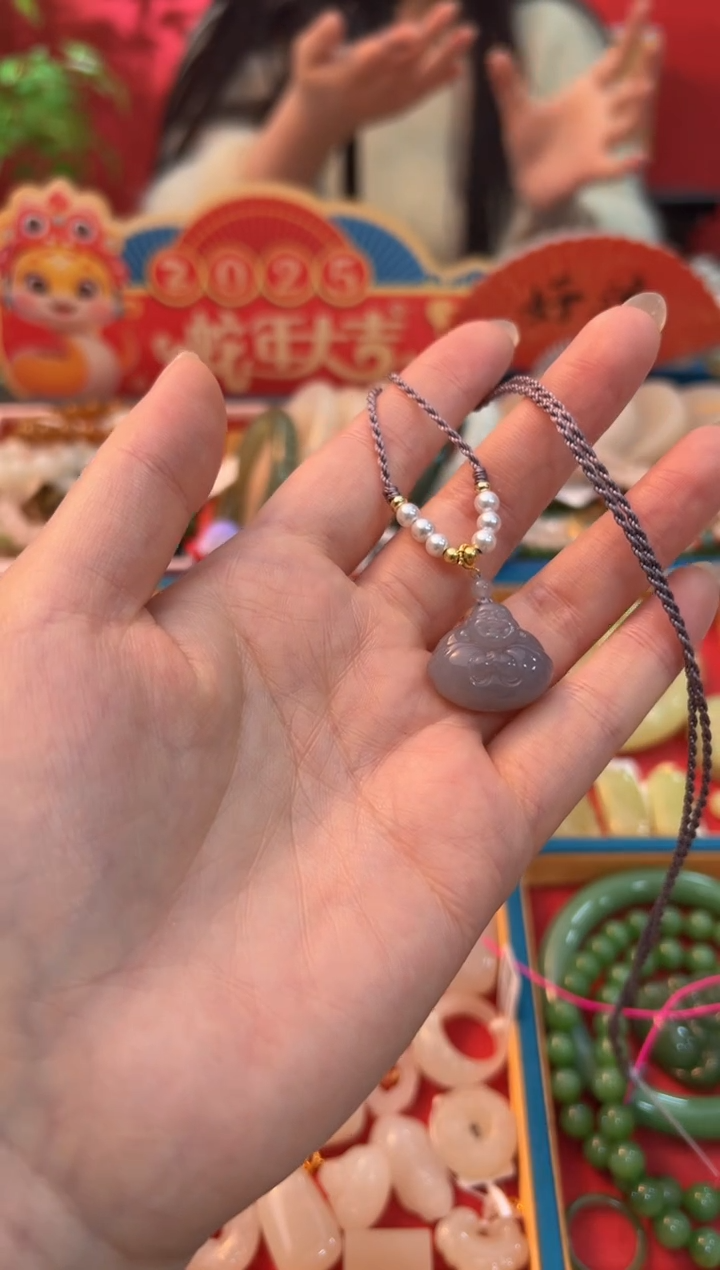 【闪购商品】和田玉吊坠未镶嵌烟紫抱抱佛