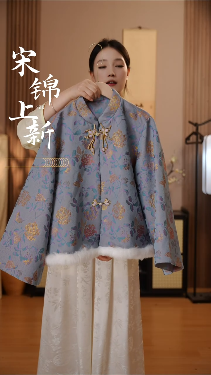 桑蚕丝钱小萍蝴蝶绣球 袖口无兔毛  冬款外套大码