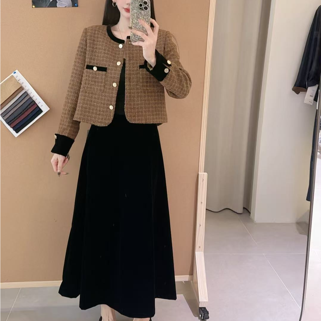 [DARUI]减龄显瘦百搭丝绒拼接小香风外套吊带连衣裙两件套6329