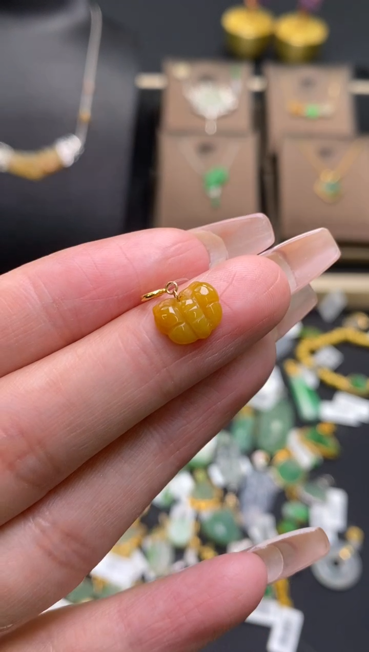 【闪购商品】翡翠颈饰18K金镶嵌净货18500