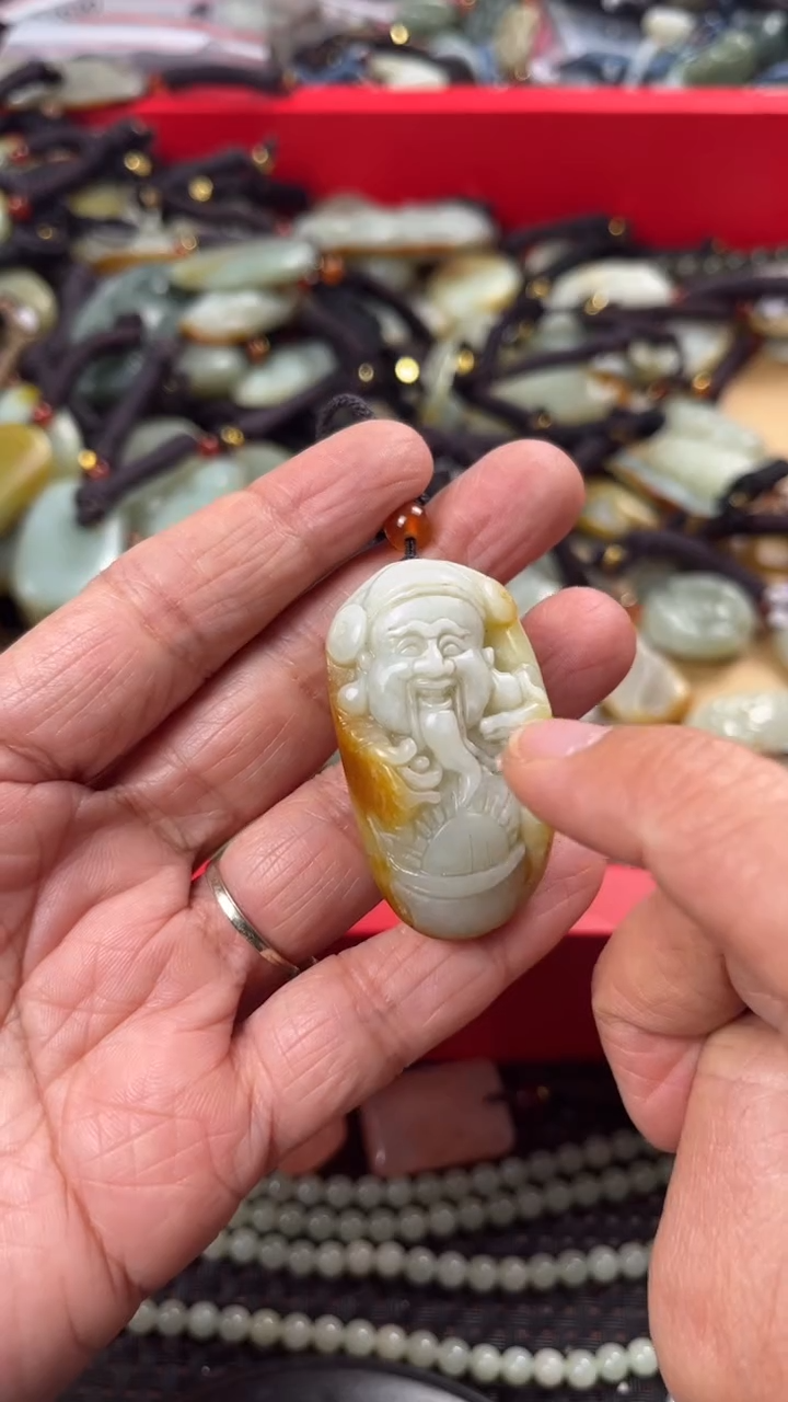 【闪购商品】和田玉颈饰未镶嵌多样性发货没有证书拍一发一有瑕