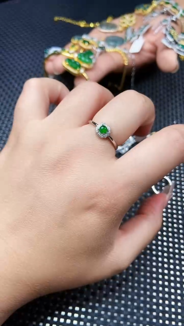 【闪购商品】翡翠未镶嵌戒指11111111