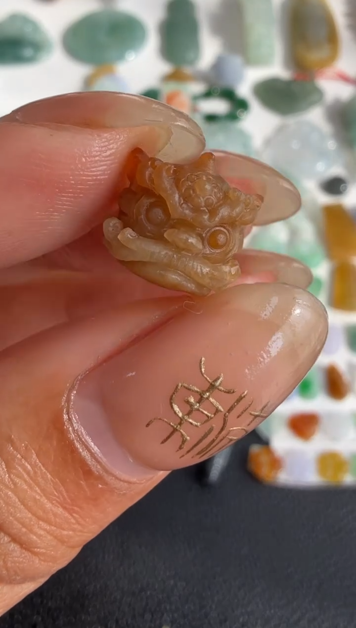 未镶嵌定制翡翠10.4*11*9.6*/180+18