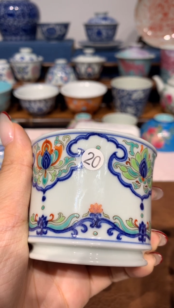 【闪购商品】摆件20古彩的云肩纹容天杯额额
