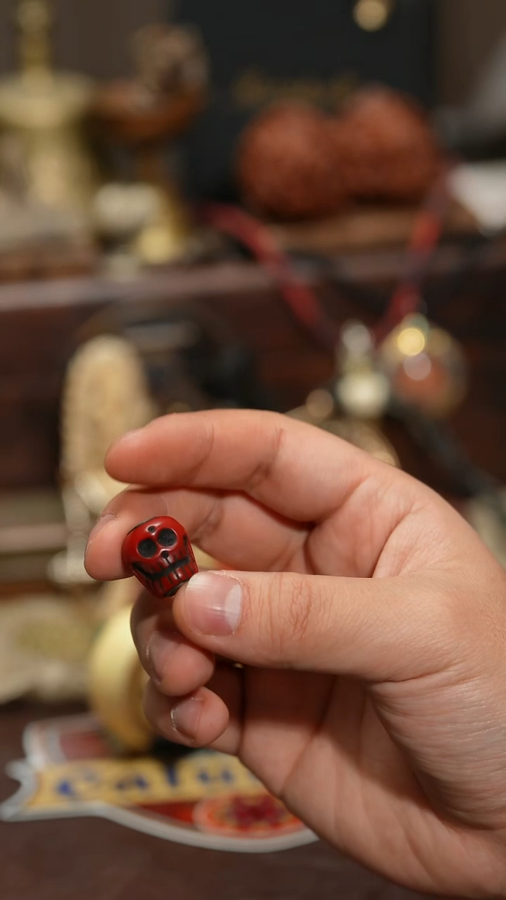 把件柏香籽/百香籽做旧红色料质尸陀林