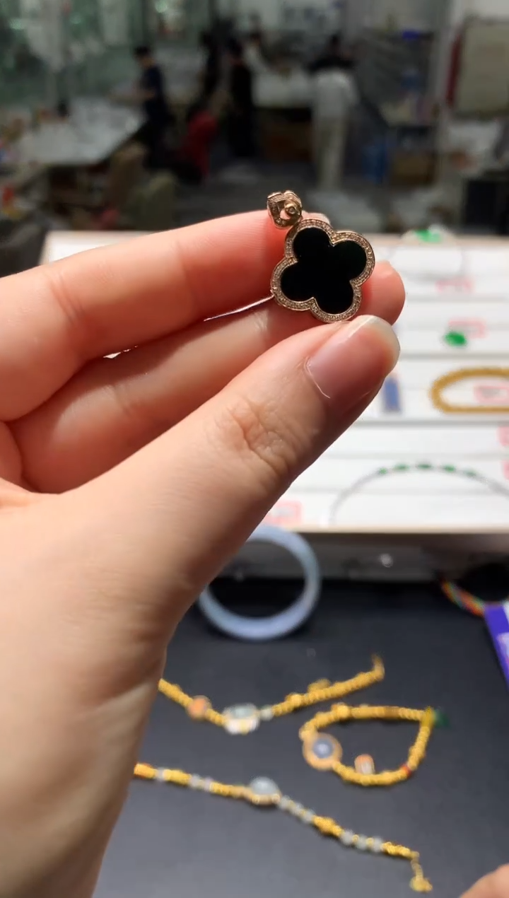 【闪购商品】翡翠18K金镶嵌颈饰四叶草|不退不换