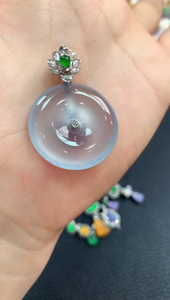 【闪购商品】翡翠吊坠(不含链)18K金镶嵌v88       