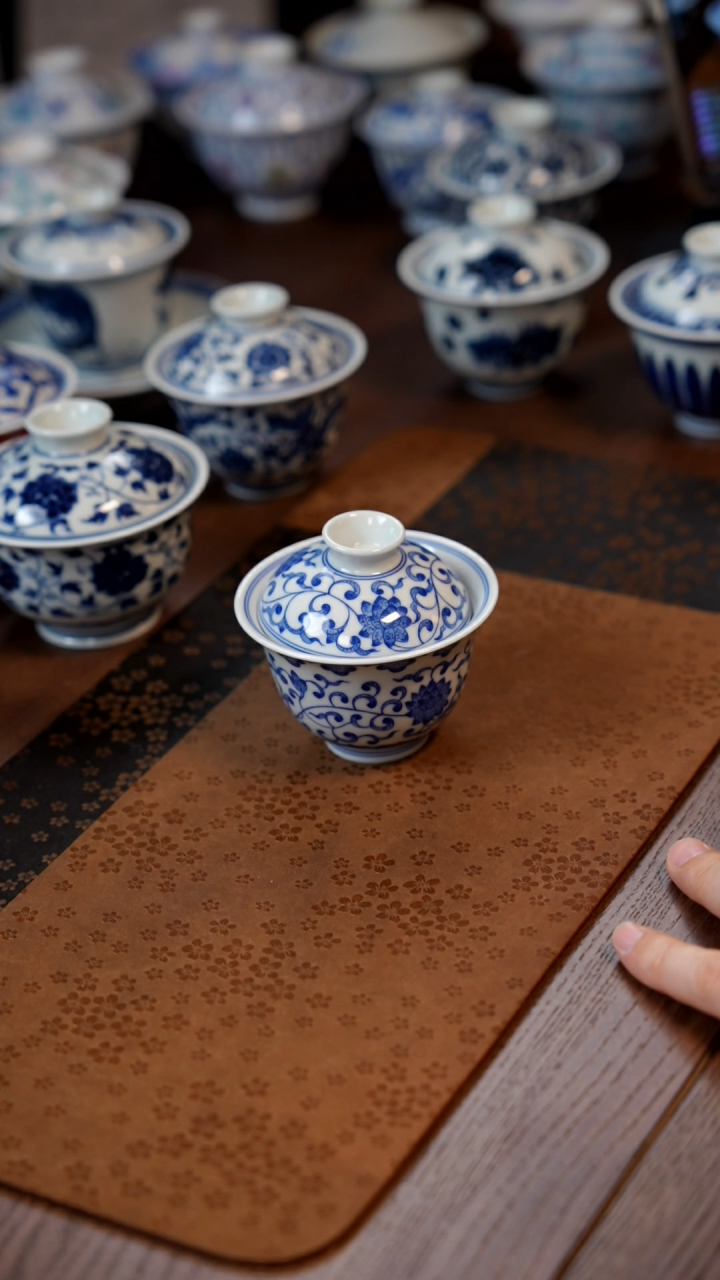 【闪购商品】120缠枝盖碗111111111