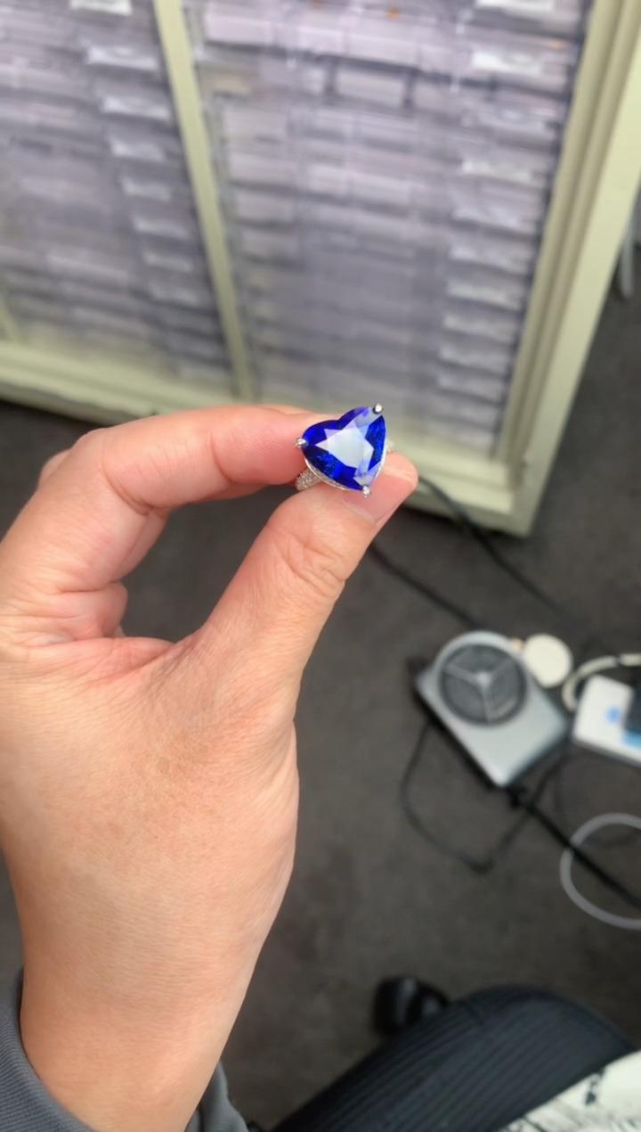 【闪购商品】蓝宝石戒指18K金镶嵌13ct皇家蓝戒指