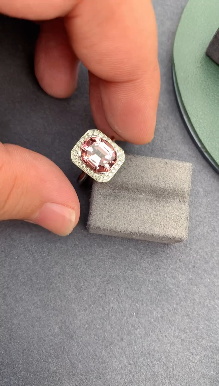 【闪购商品】碧玺戒指18K金镶嵌4.2ct粉碧玺戒指