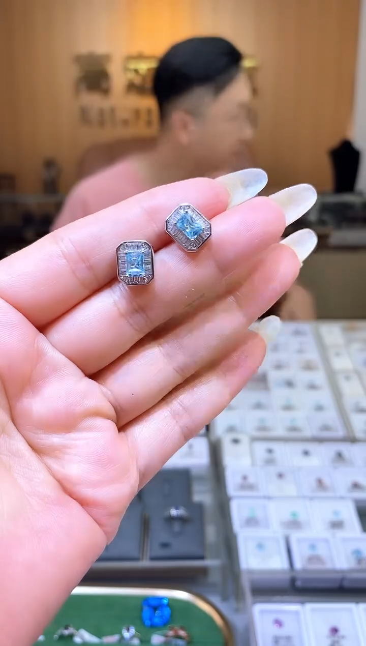 【闪购商品】锆石耳钉银S925镶嵌天然风信子耳钉