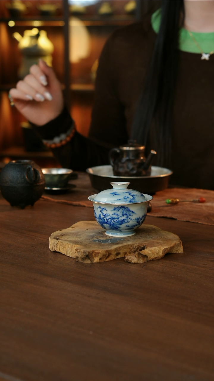 包银青花山水盖碗