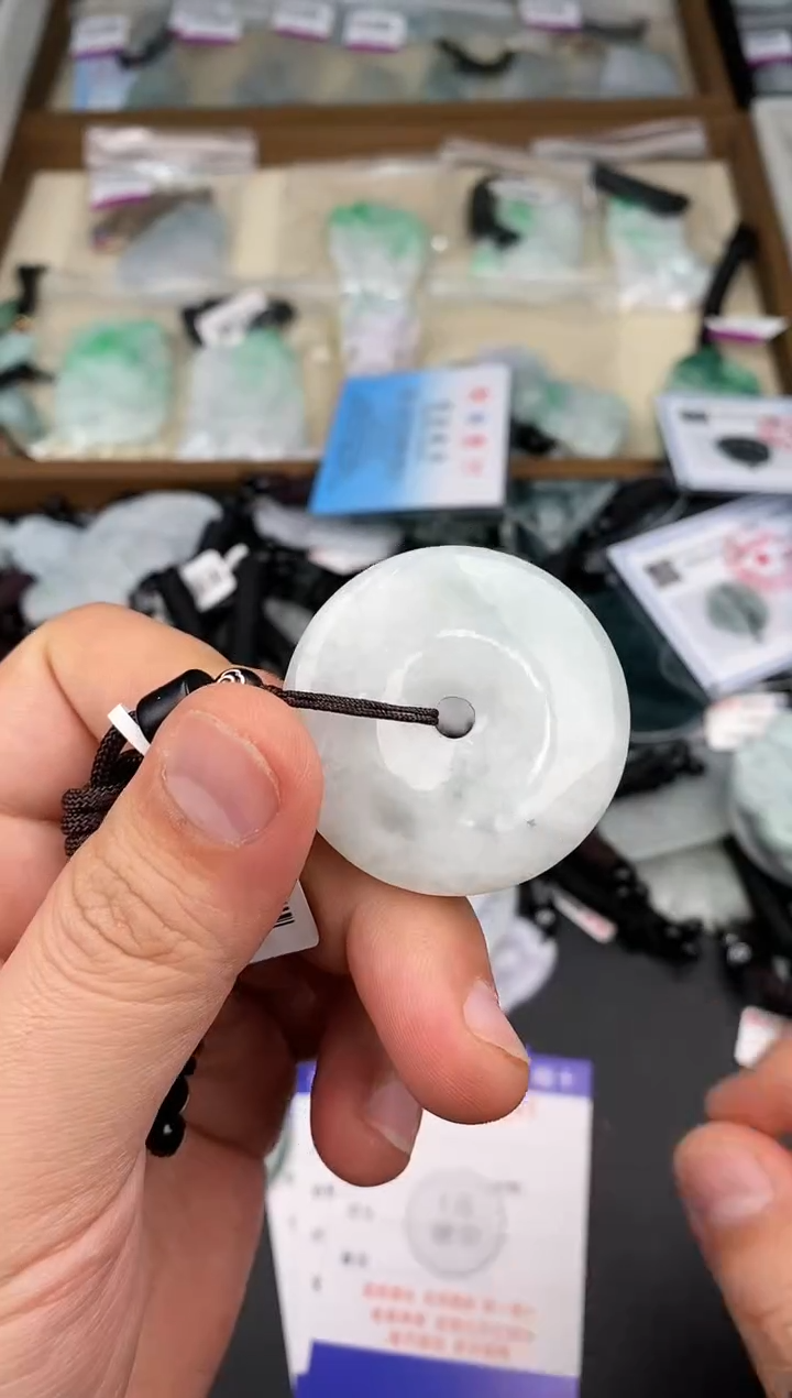 【闪购商品】翡翠颈饰未镶嵌  天然翡翠，一物一图