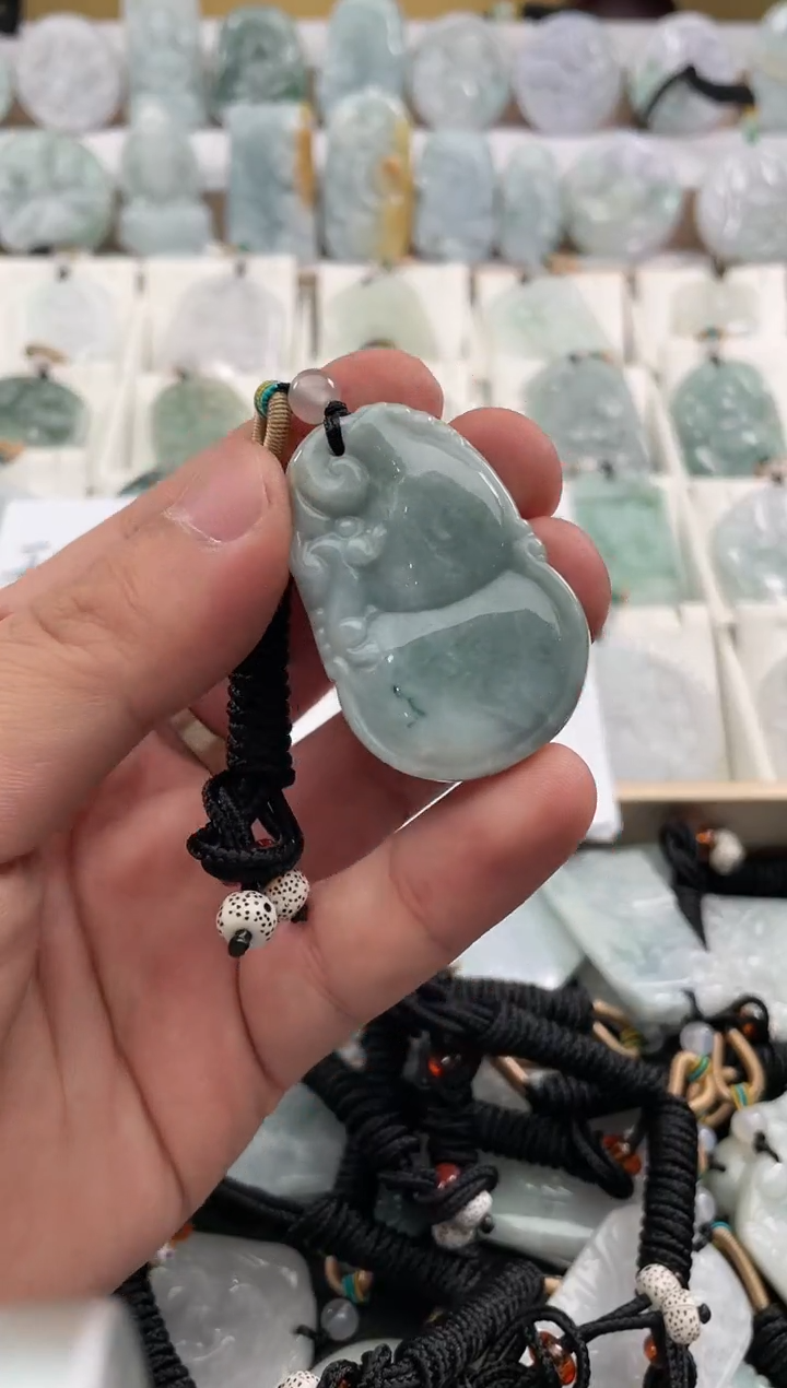 颈饰未镶嵌翡翠26/01/01/19