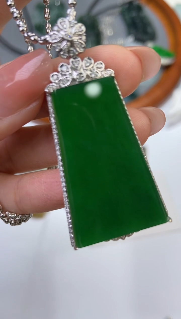 【闪购商品】翡翠挂件18K金镶嵌274025   