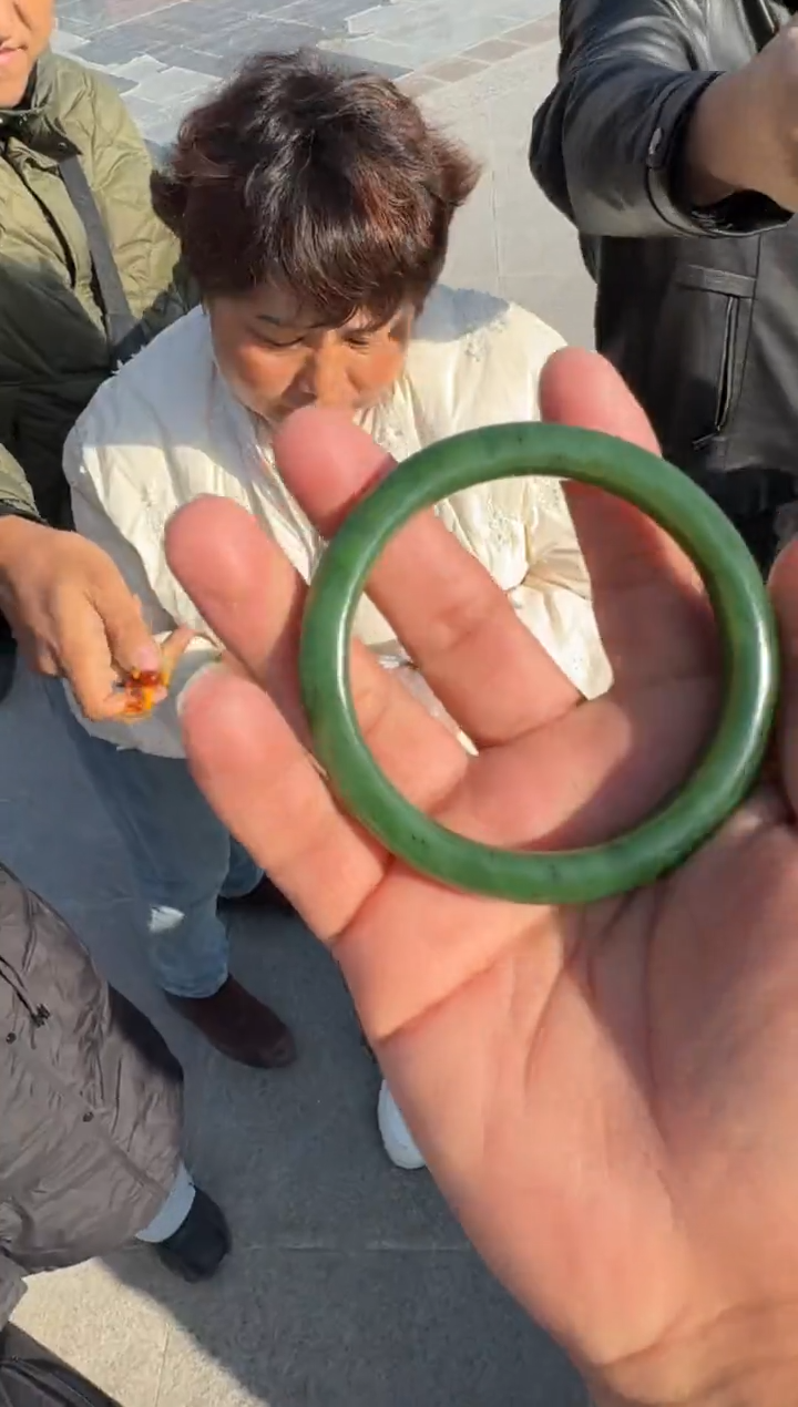 未镶嵌和田玉（糖玉）挂件和田玉