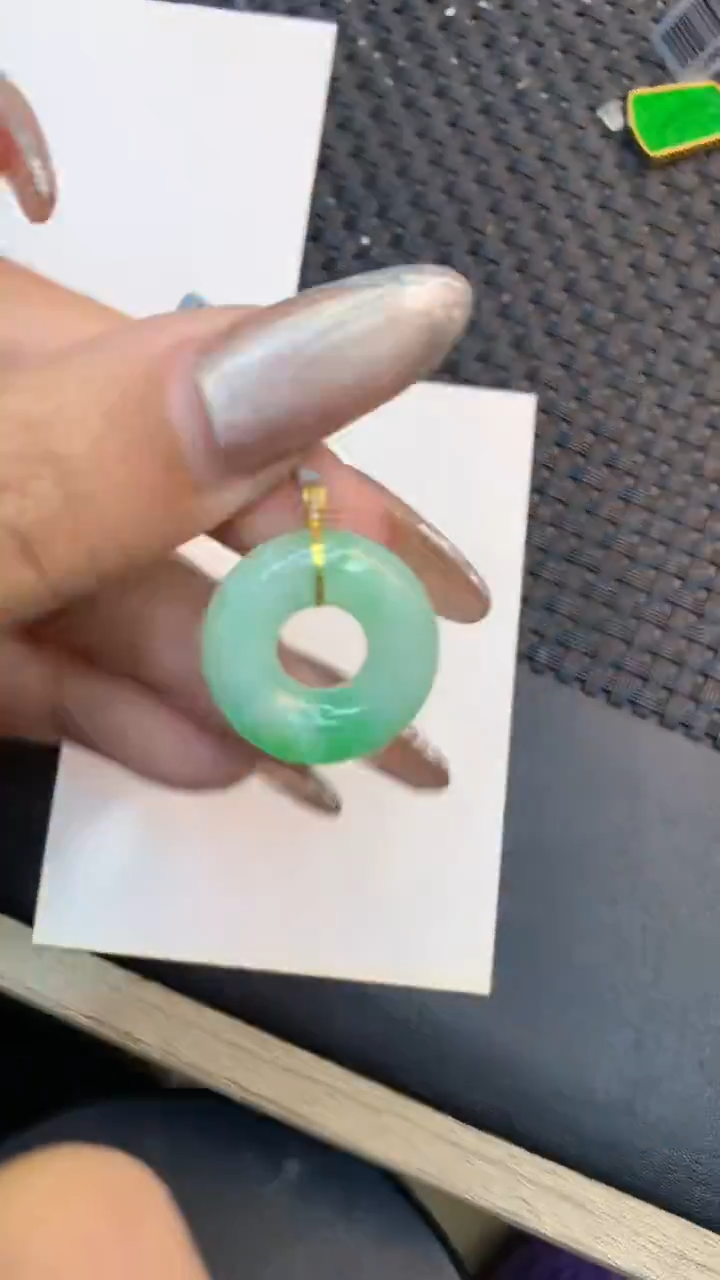 颈饰18K金镶嵌翡翠1